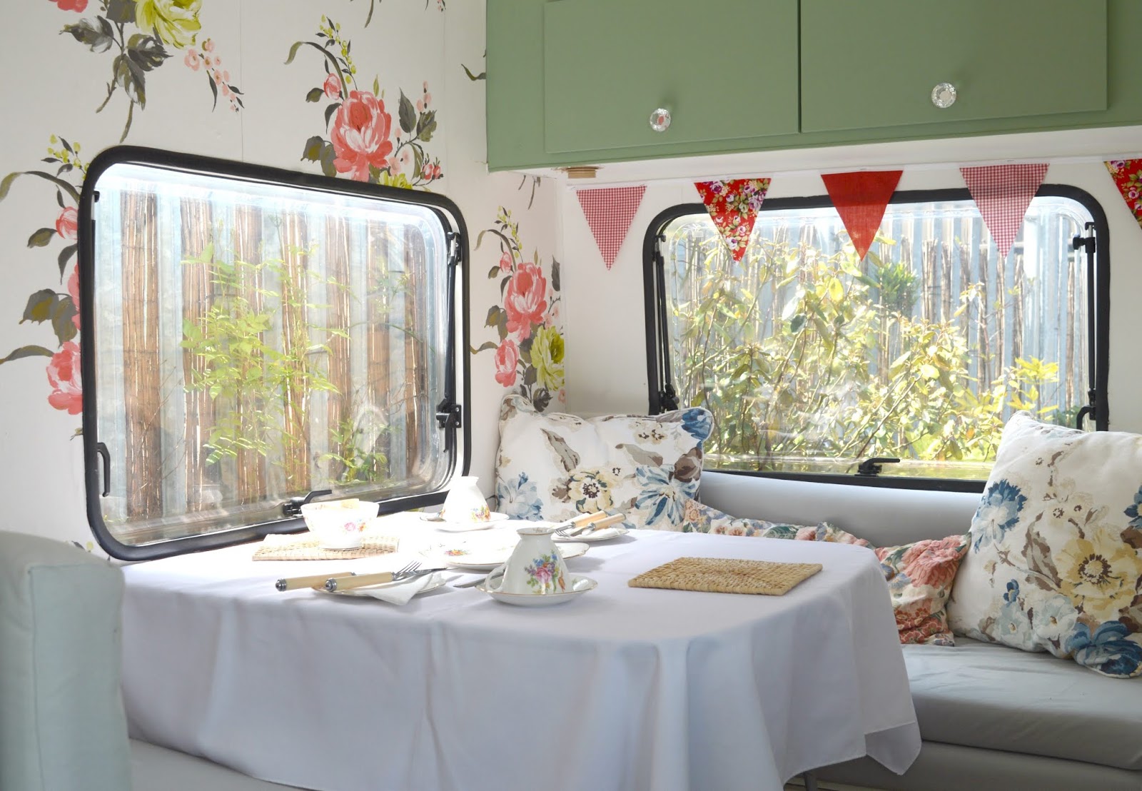 Caravan Tea Rooms Near Me: Our Top picks for the best caravan tea rooms in your area